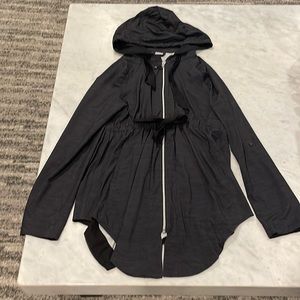 Lululemon lightweight Hooded Jacket Size 6 Charcoal Grey